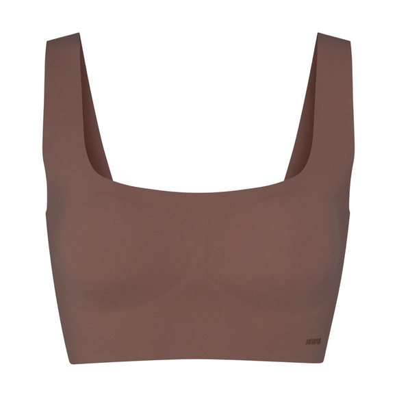 SKIMS Naked Scoop Longline Bra in Umber - Picture 4 of 10